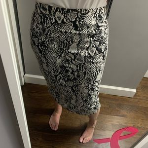 New York & Co long pencil skirt